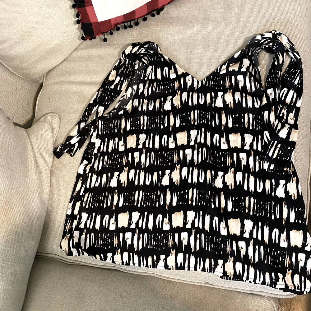Banana republic sleeveless top blouse